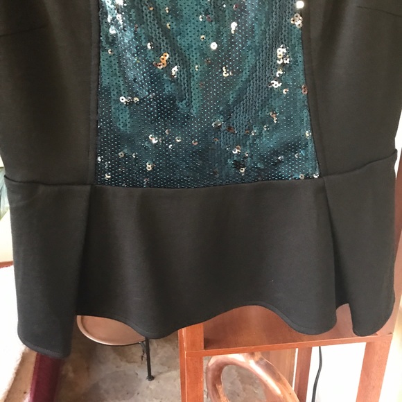 The Limited sparkly knit top with peplum NWT - Picture 3 of 5